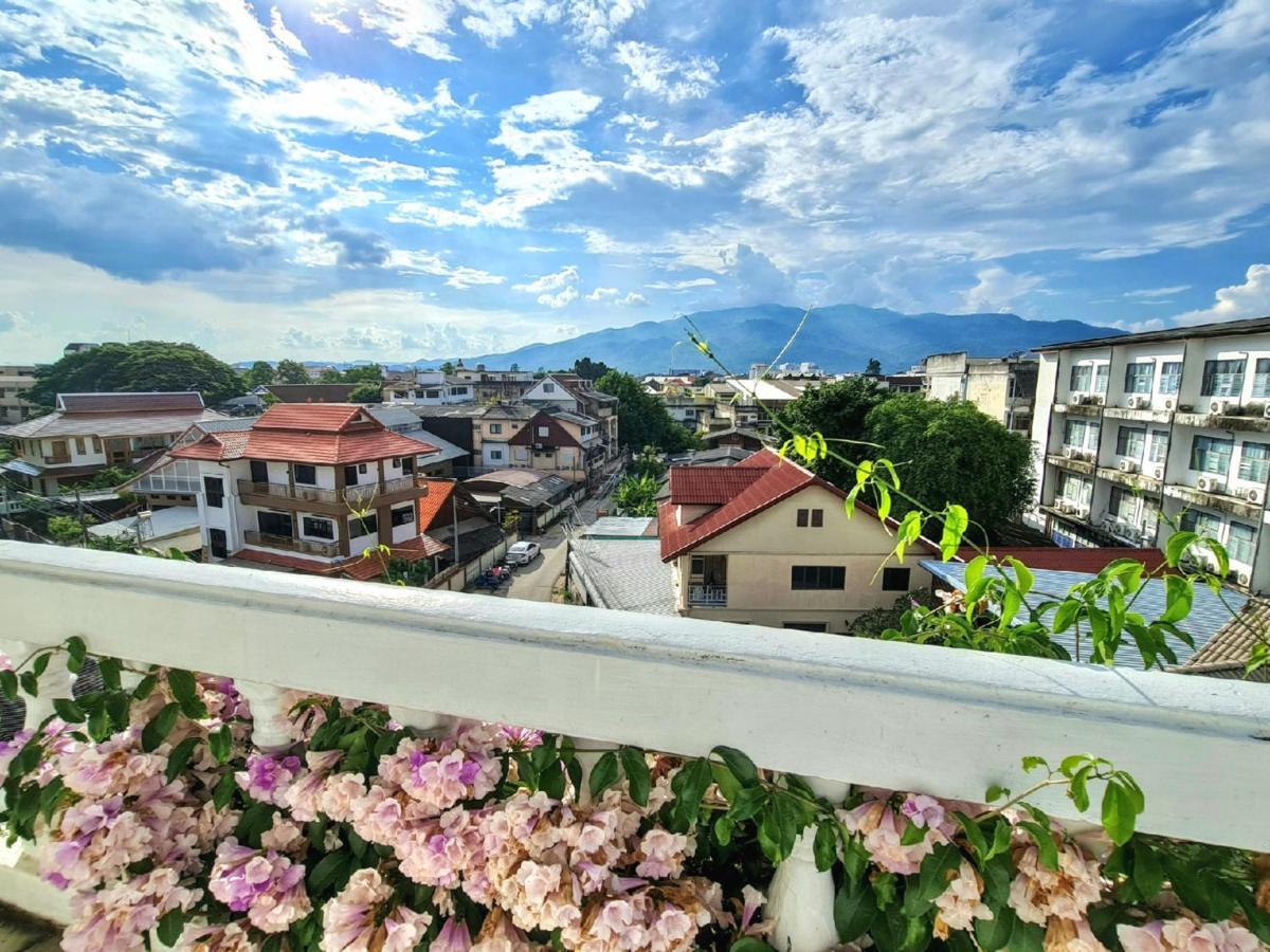 Bed And Terrace Guesthouse Chiang Mai Exterior photo